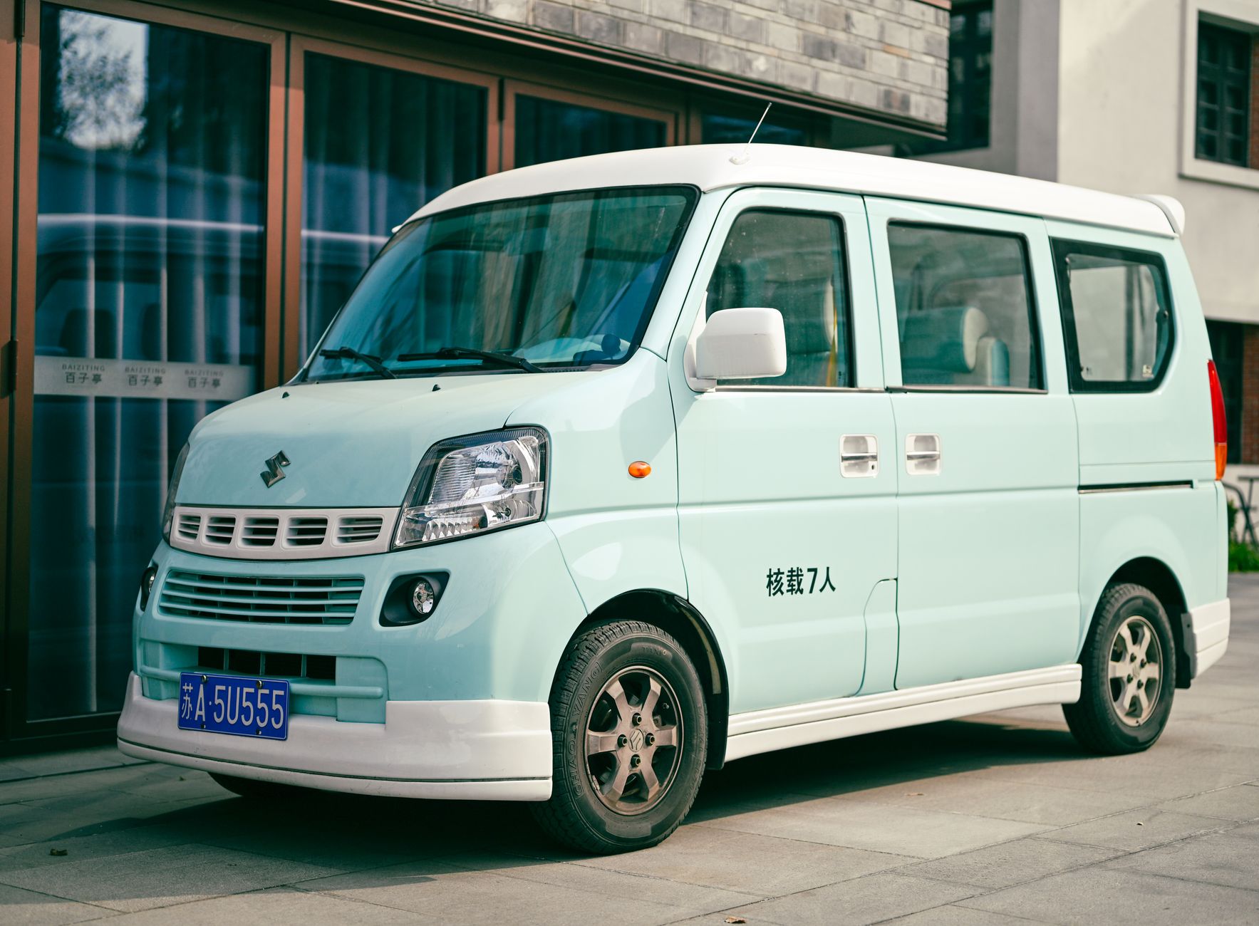 7-seater electric family car